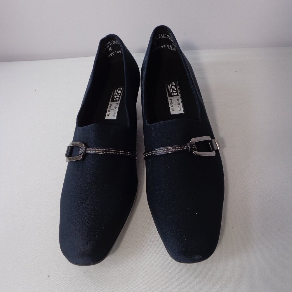 Munro American Classic Navy Stretch Loafer Shock Absorbing‎ Block Heels Size 7M